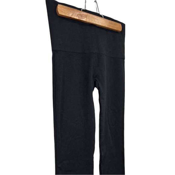 SPANX Look At Me Now Seamless Cropped Leggings Size Medium - Picture 4 of 8